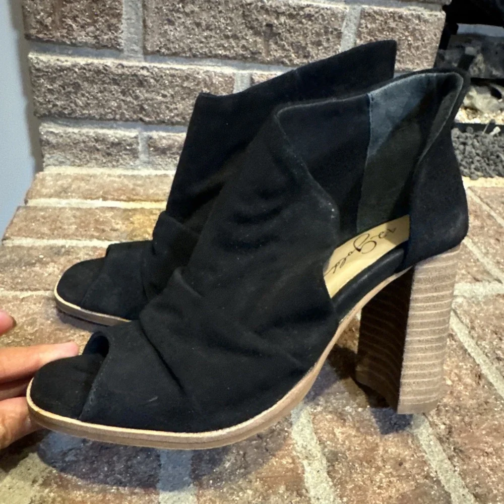42 Gold Womens Open Toe Bootie Size 6.5 Black Suede Block Heel Slouchy
